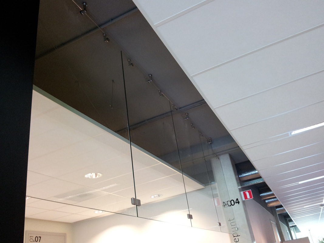 Bas timmers uw glasspecialist: hardglazen deuren, wanden, puien ...